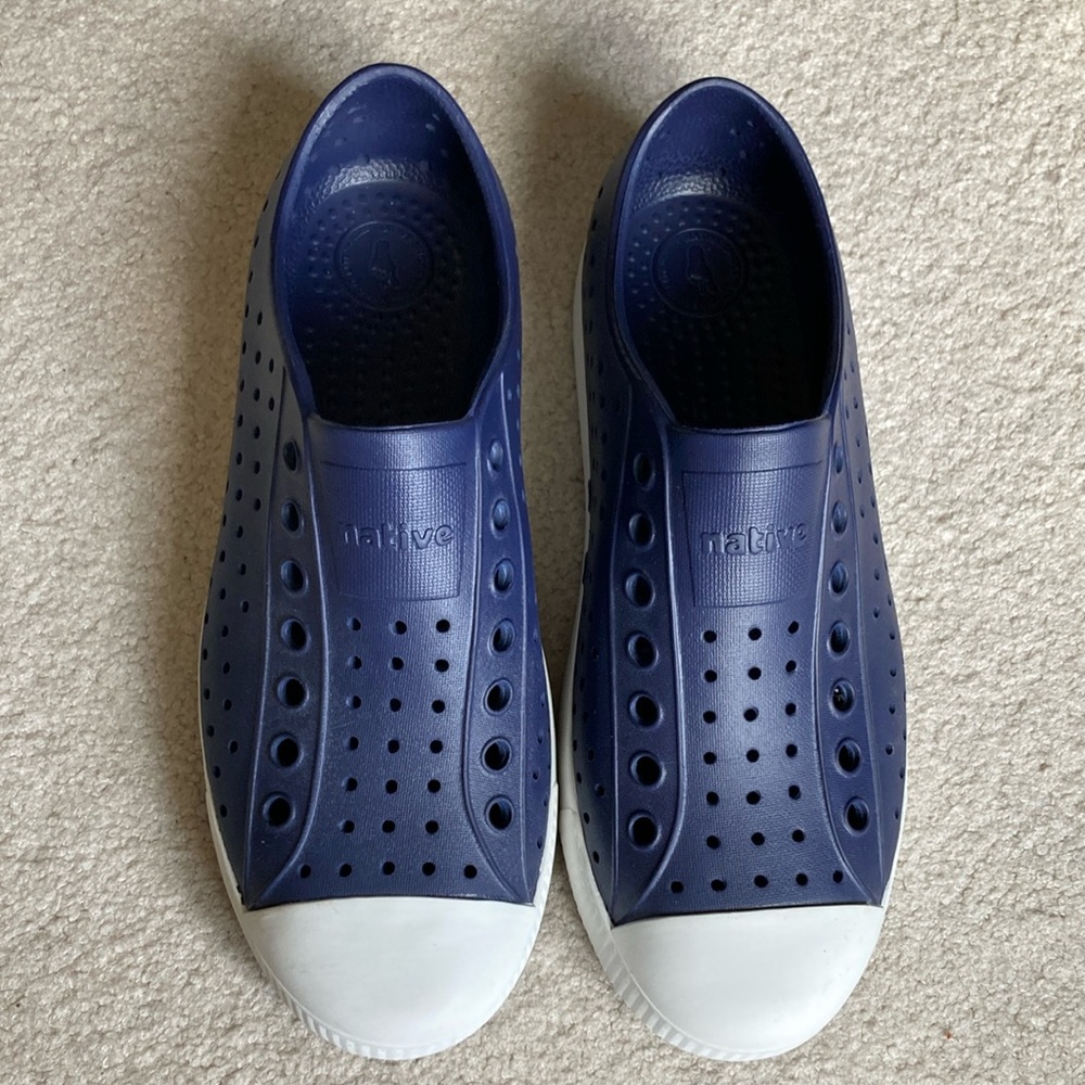 Native Jefferson shoes M7/W9